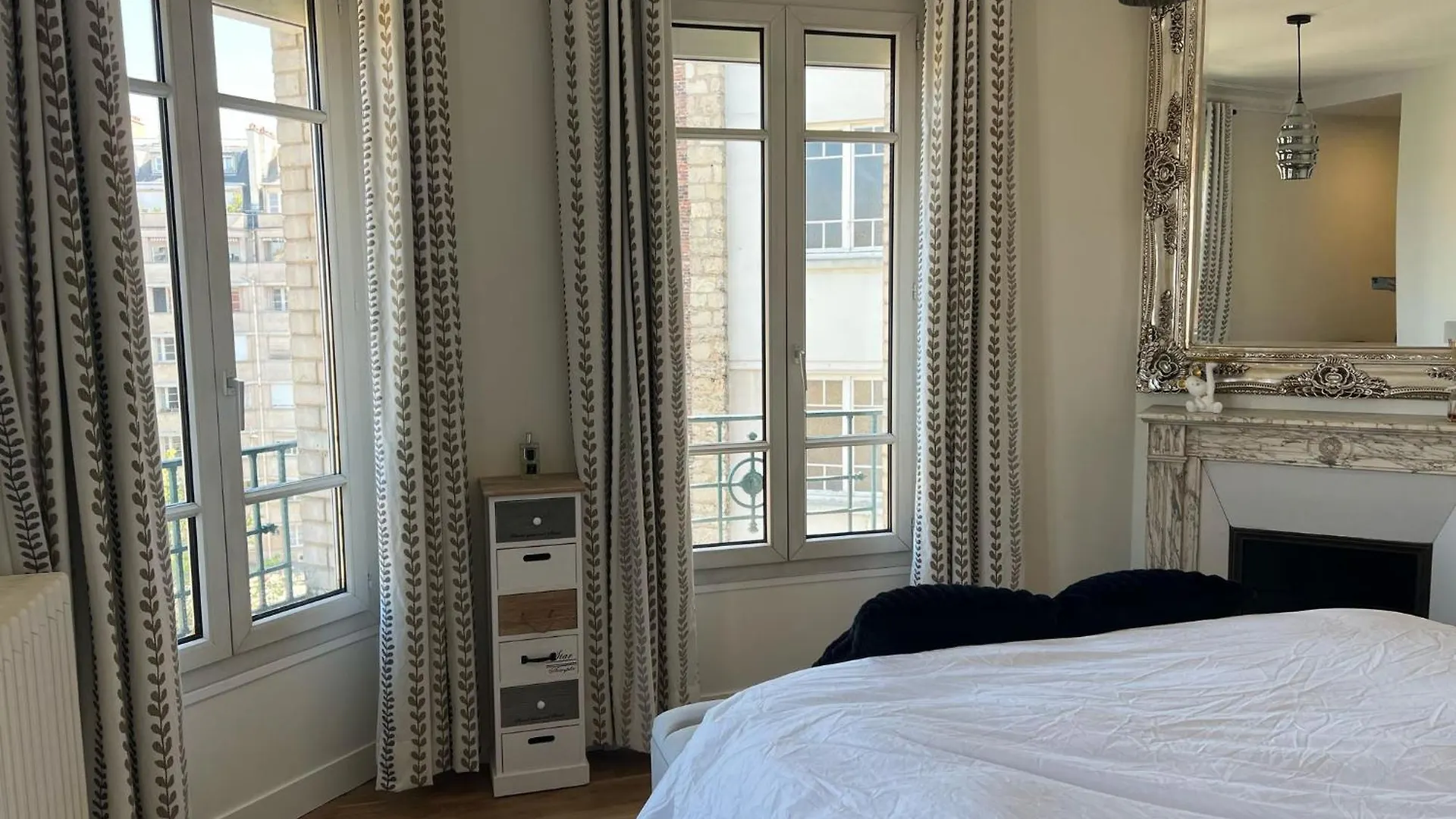 L'Elegance A La Parisienne Apartment
